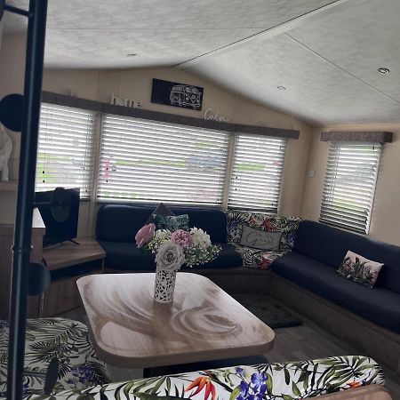 Take Me To The Beach At J&S Caravan Holidays Newquay Bay Resort Saint Columb Minor 외부 사진
