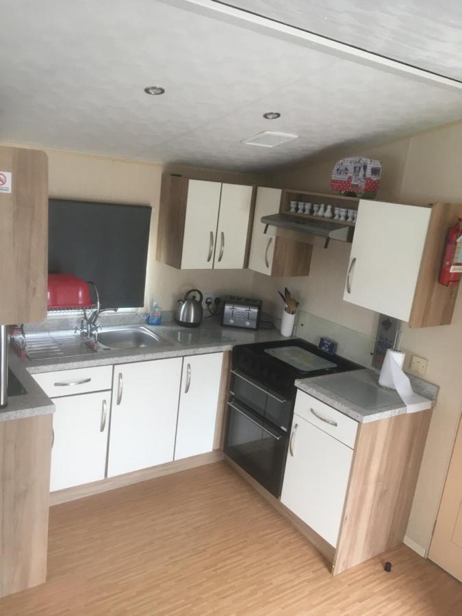 Take Me To The Beach At J&S Caravan Holidays Newquay Bay Resort Saint Columb Minor 외부 사진