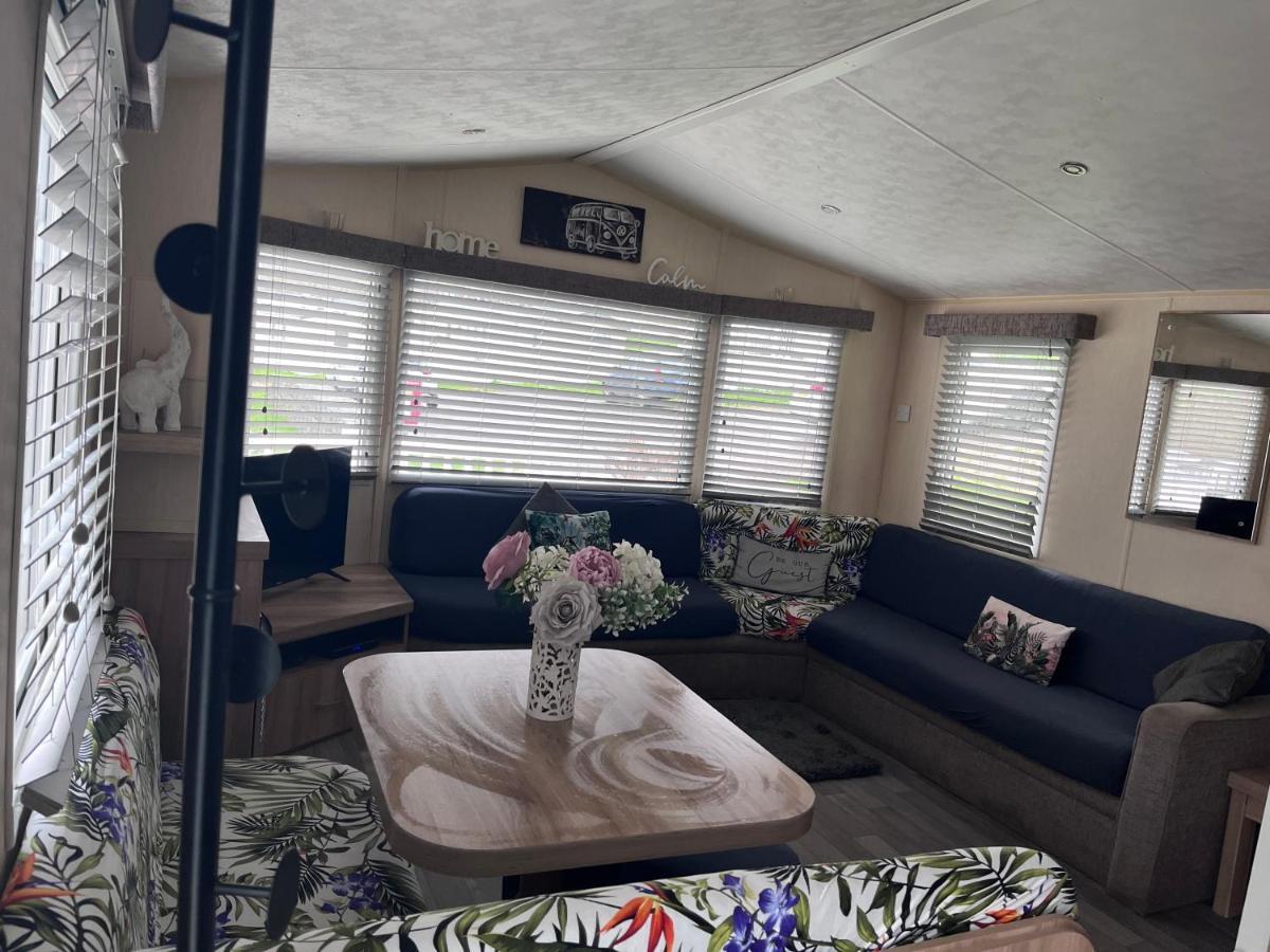 Take Me To The Beach At J&S Caravan Holidays Newquay Bay Resort Saint Columb Minor 외부 사진