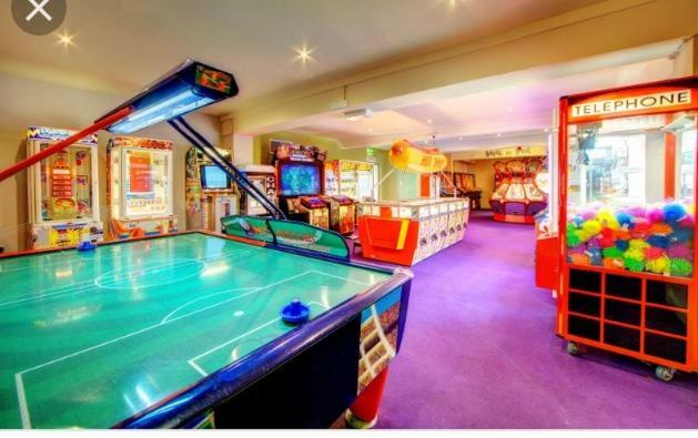 Take Me To The Beach At J&S Caravan Holidays Newquay Bay Resort Saint Columb Minor 외부 사진